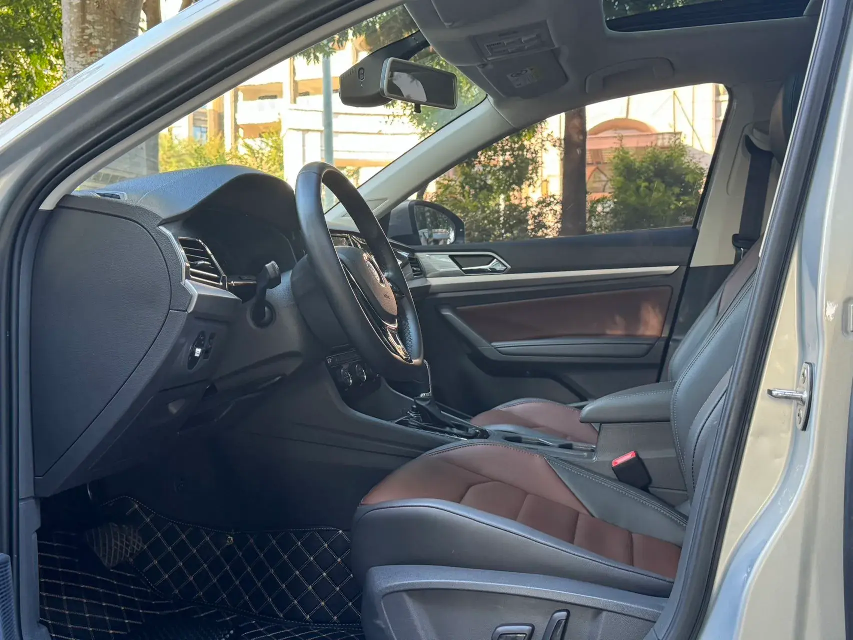 2018 VOLKSWAGEN LAVIDA thumbnail 3