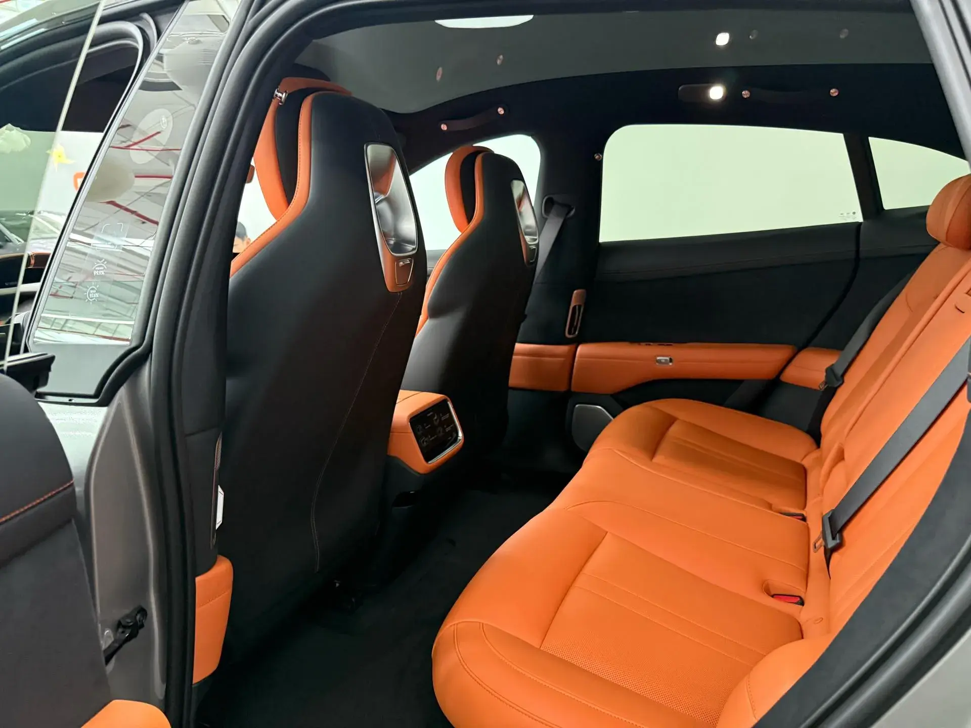 2025 MI YU7 thumbnail 4