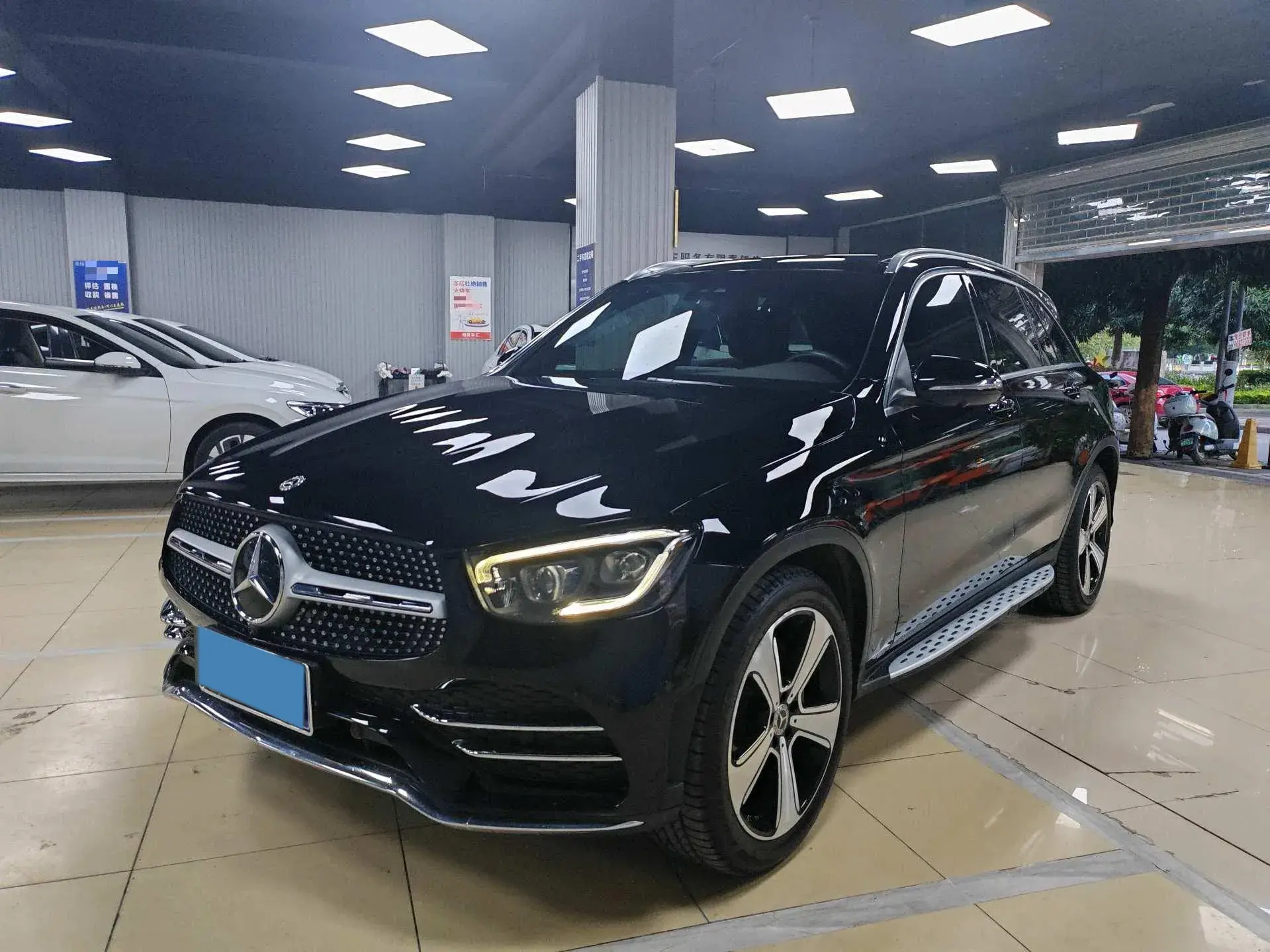 2020 MERCEDES-BENZ GLC view 1