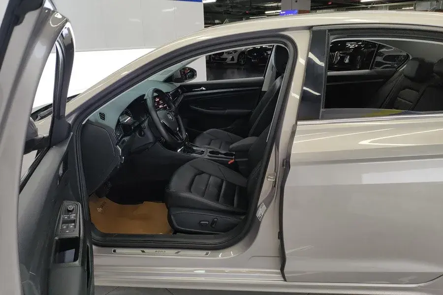 2019 VOLKSWAGEN BORA thumbnail 3