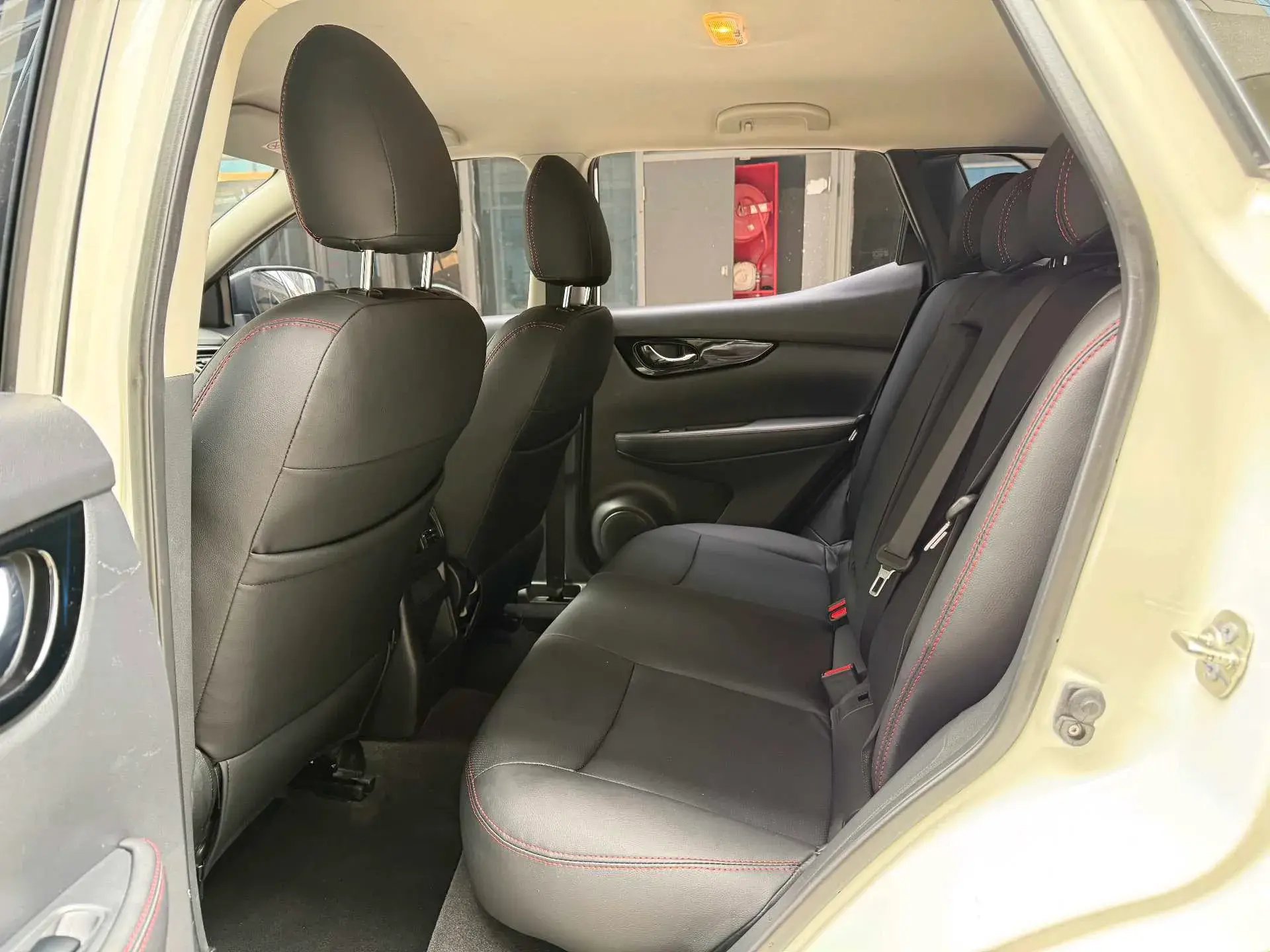 2021 NISSAN QASHQAI thumbnail 4