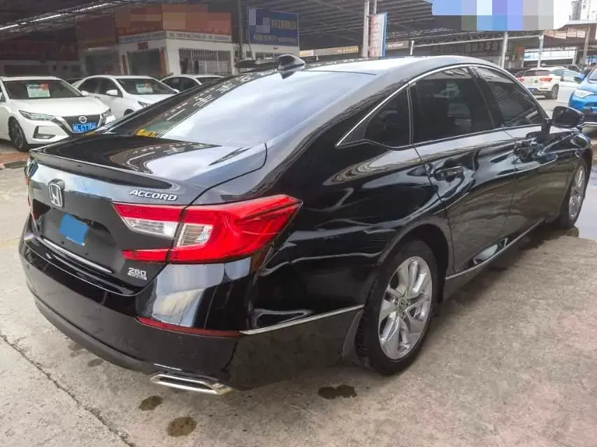 2018 HONDA ACCORD thumbnail 4