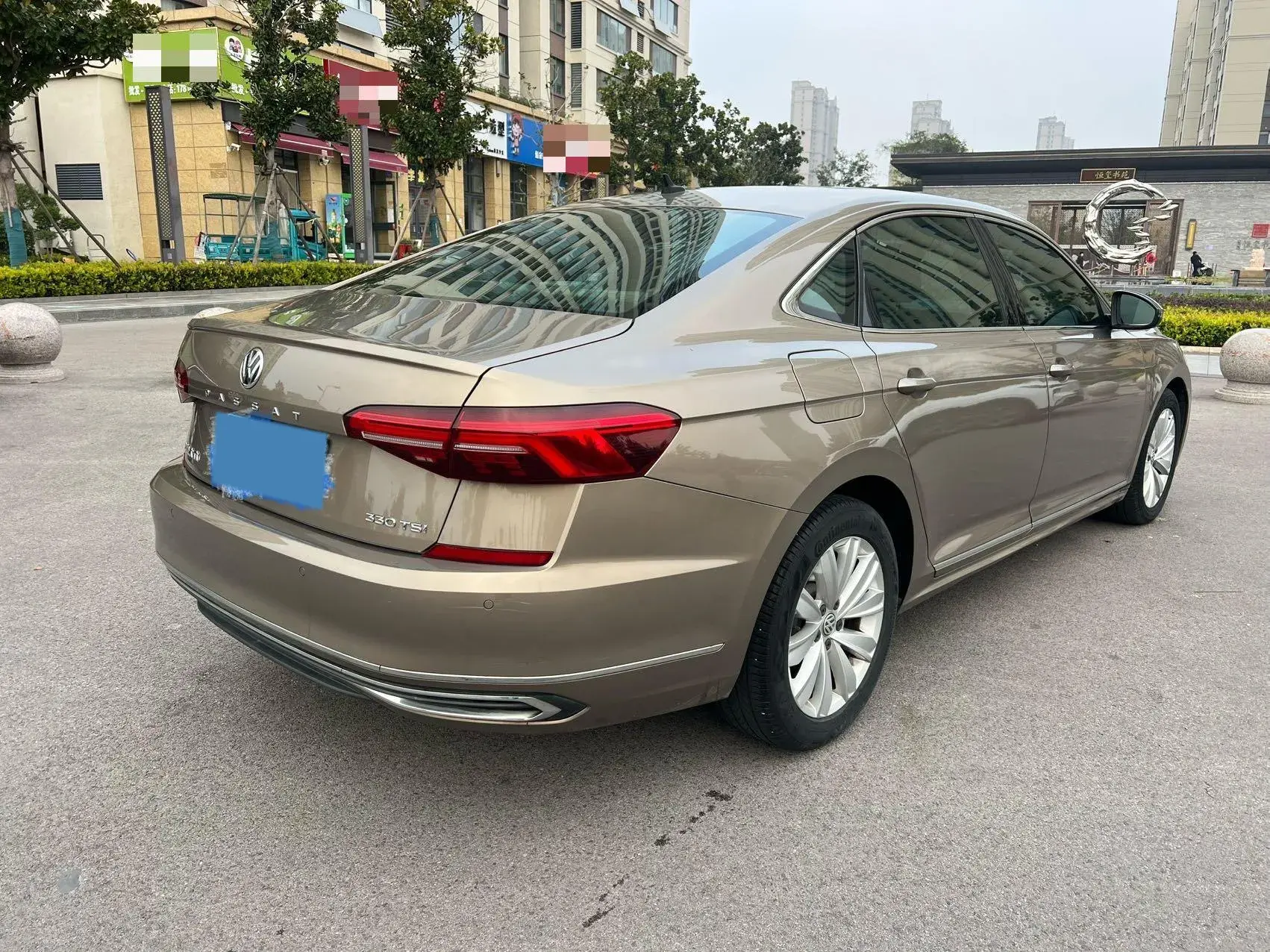 2019 VOLKSWAGEN PASSAT thumbnail 4