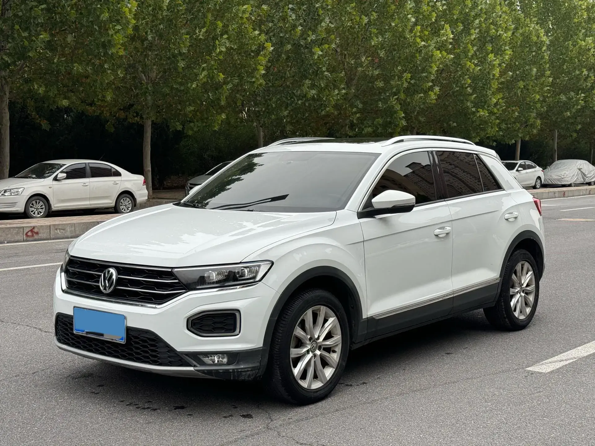 2019 VOLKSWAGEN T-ROC view 1