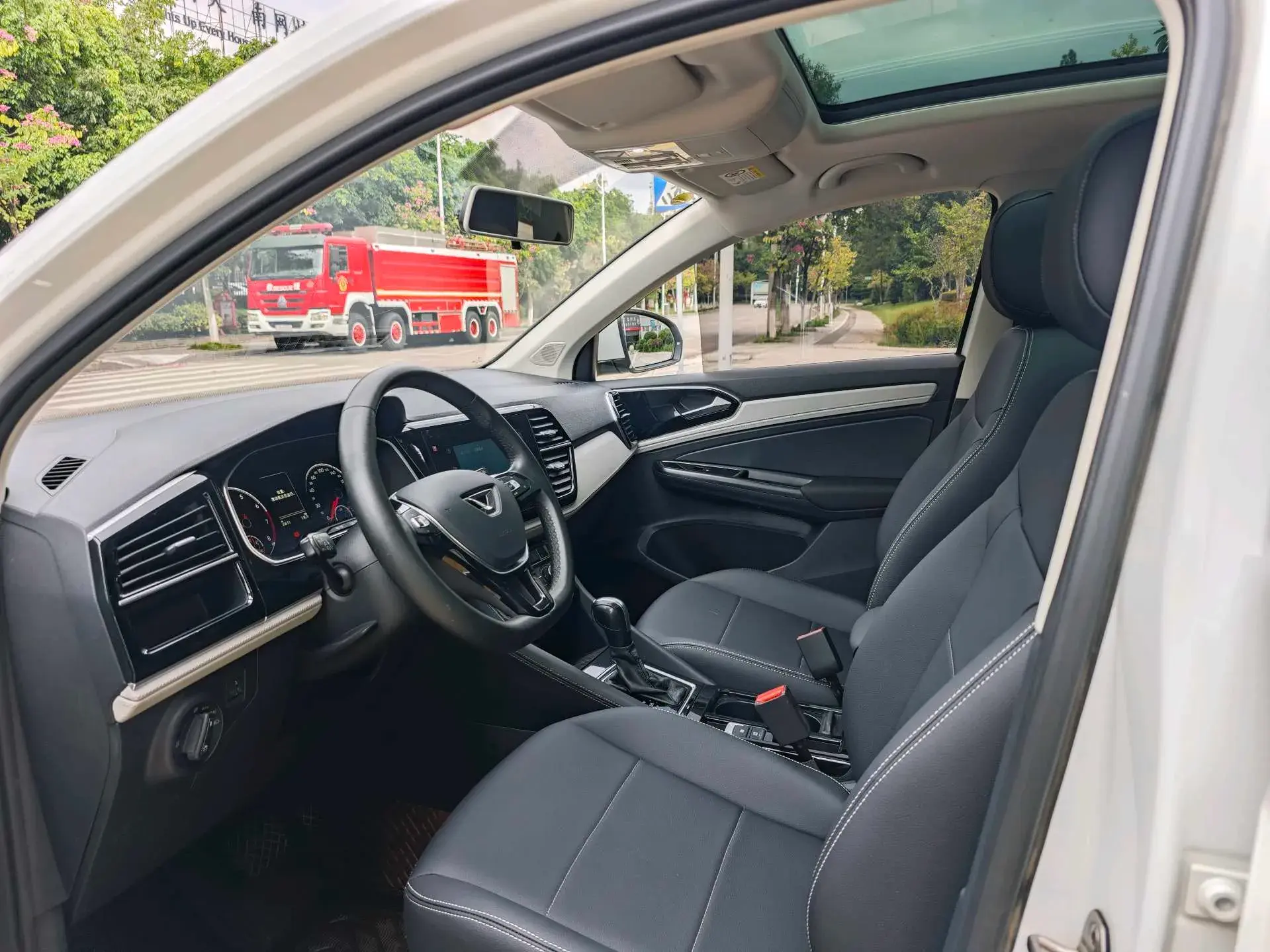 2022 JETTA VS7 thumbnail 4