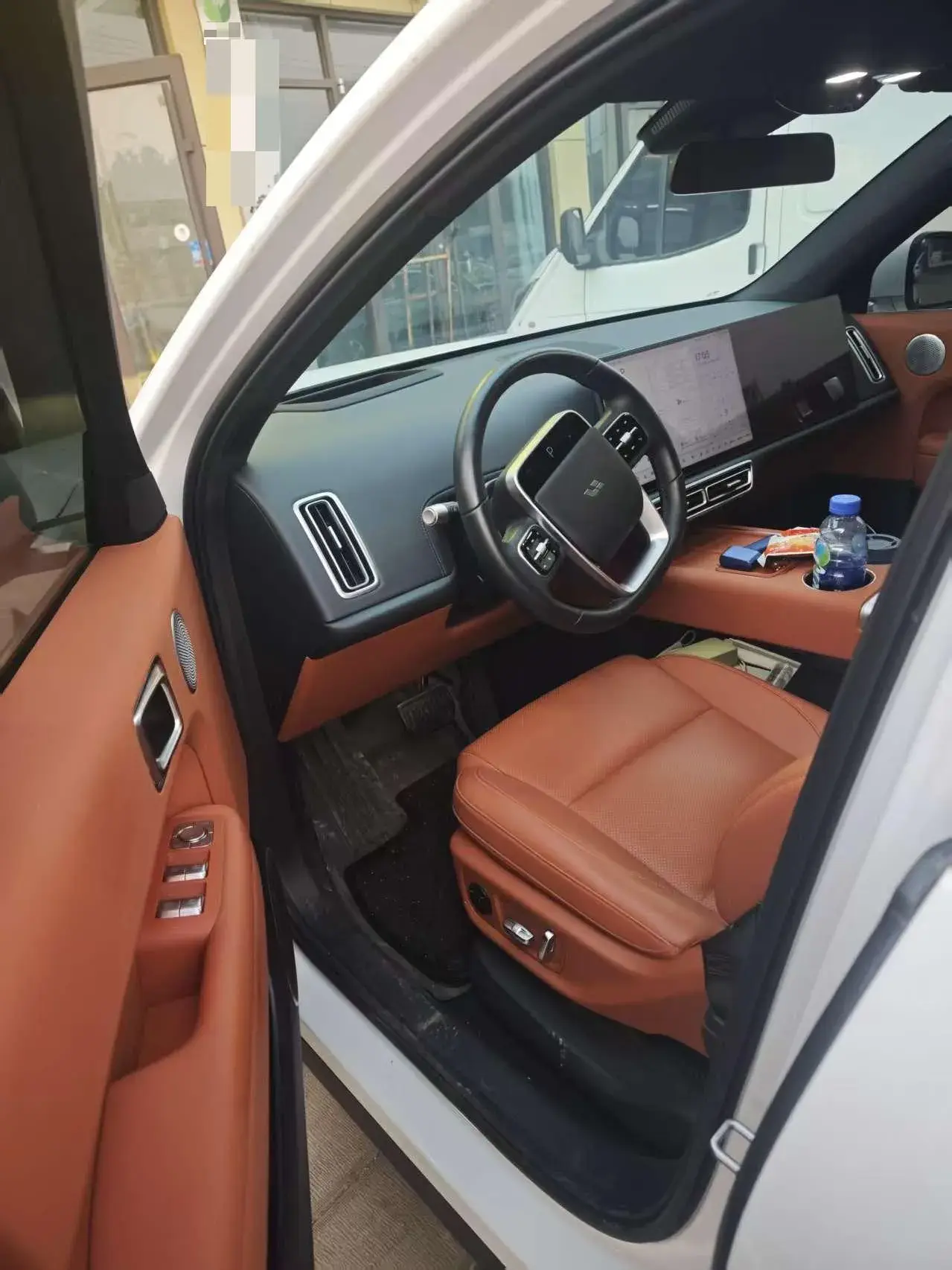 2024 LI L6 thumbnail 2