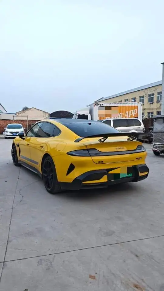 2025 MI SU7 thumbnail 2