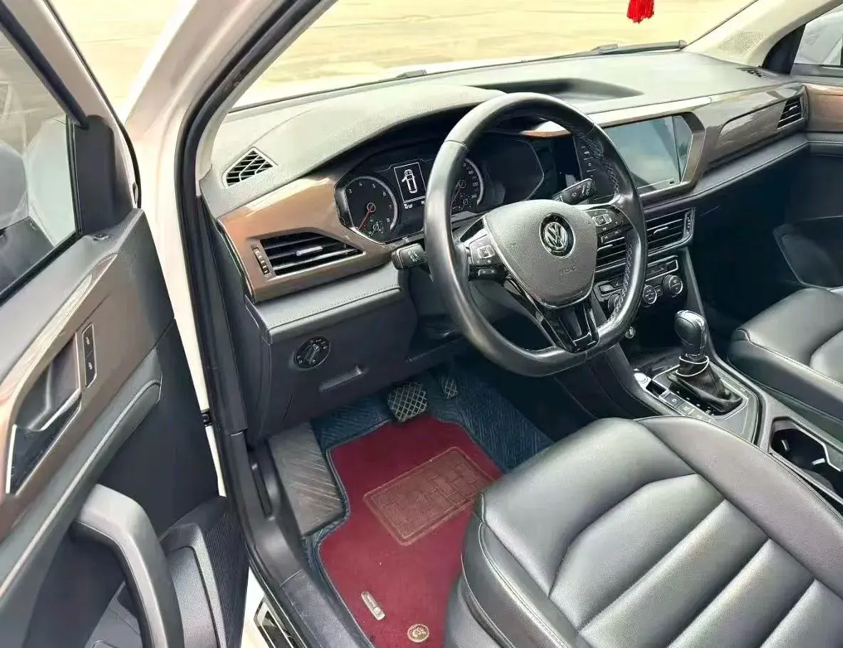 2021 VOLKSWAGEN THARU thumbnail 4