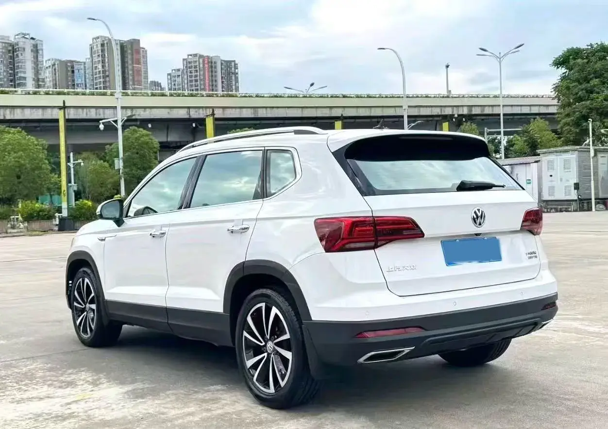 2021 VOLKSWAGEN THARU thumbnail 3