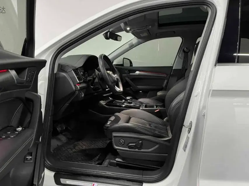 2021 AUDI Q5L thumbnail 4