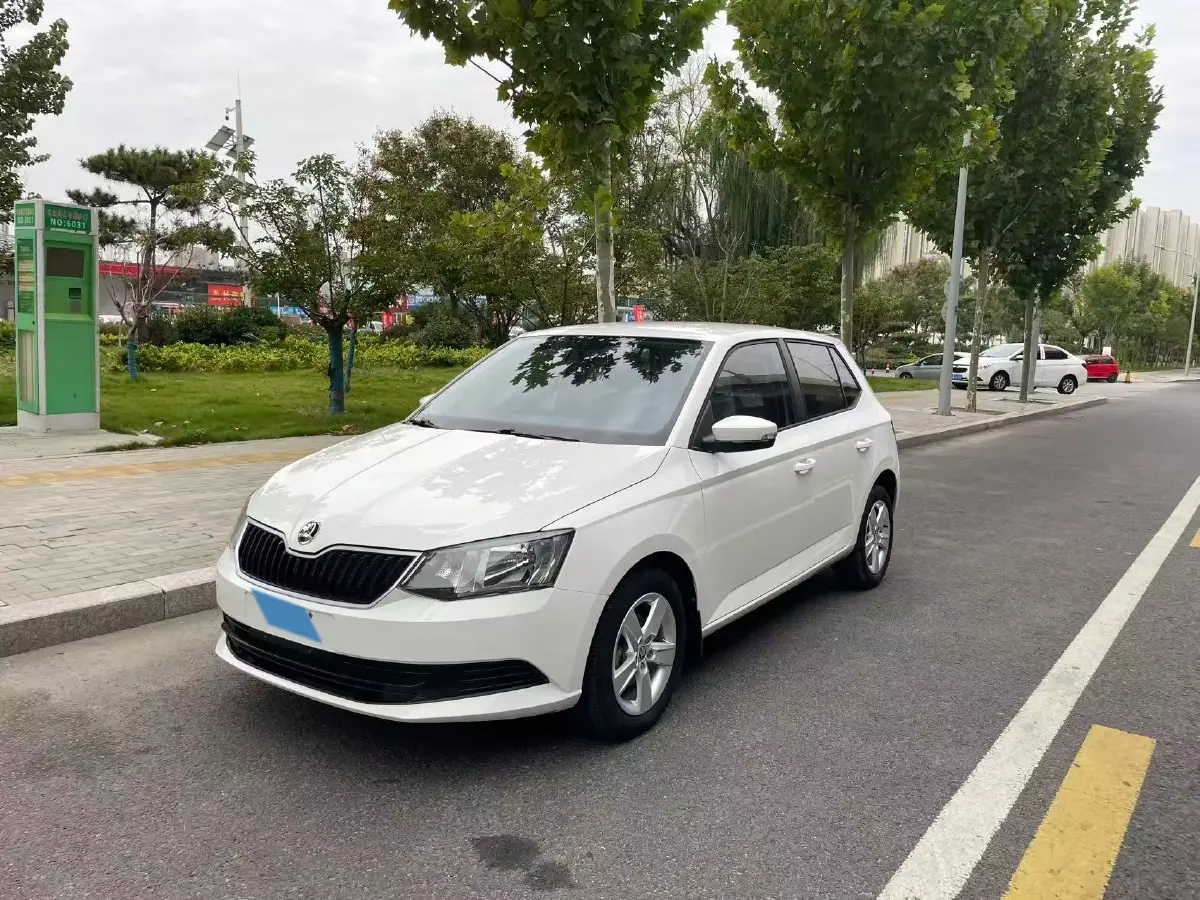 2017 Skoda Fabia 1.4L 90HP L4 6AT