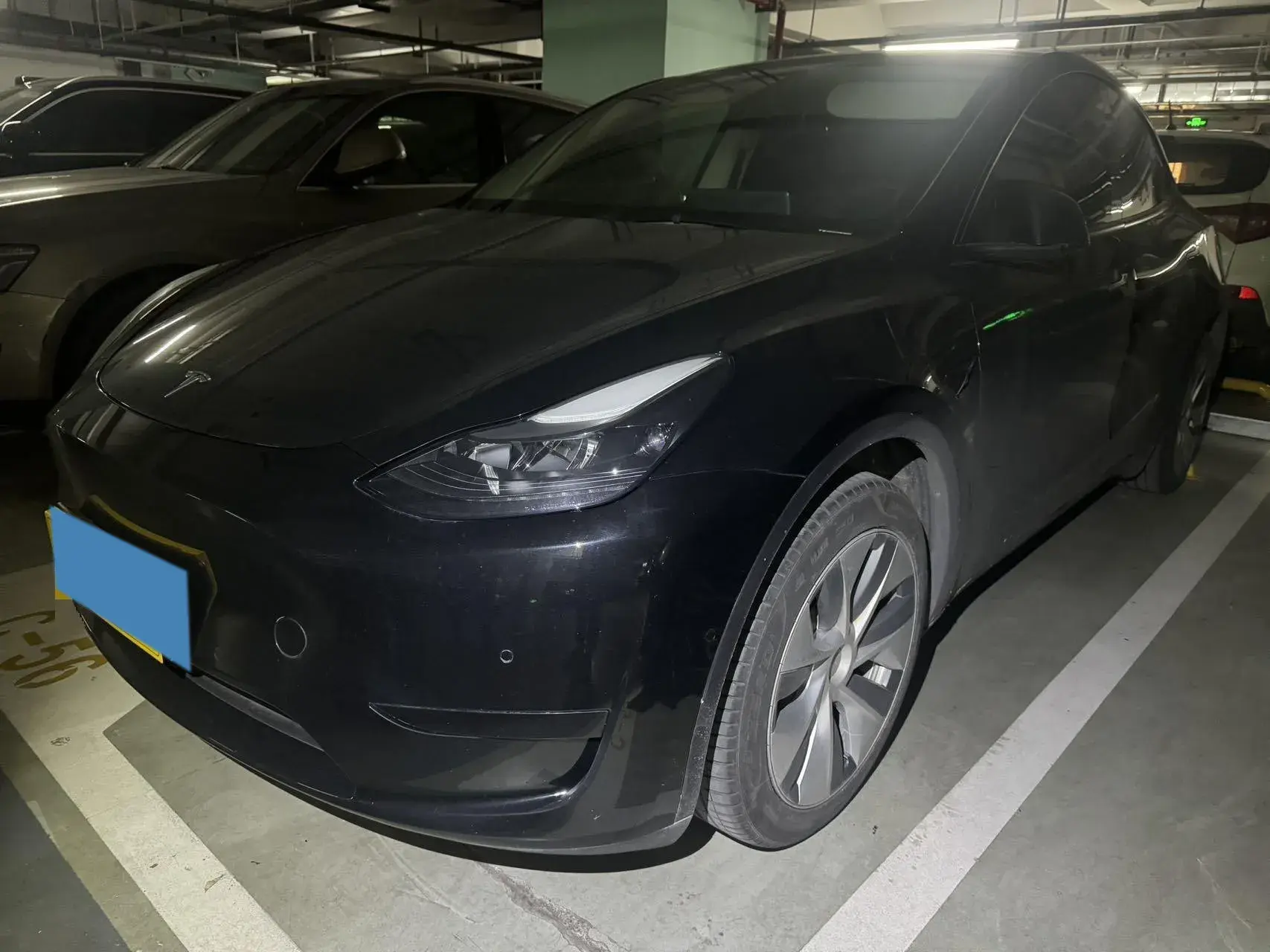 2022 TESLA MODEL view 1
