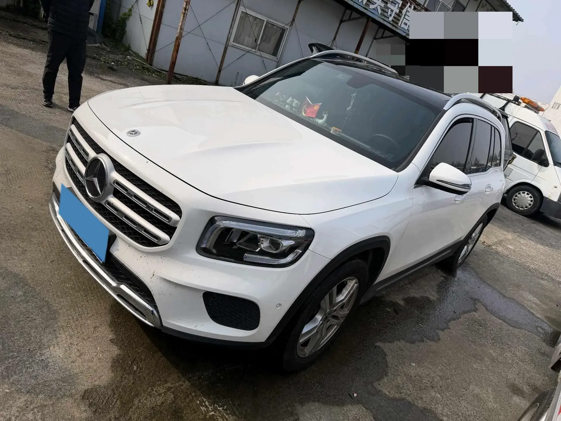 2023 MERCEDES-BENZ GLB thumbnail 2