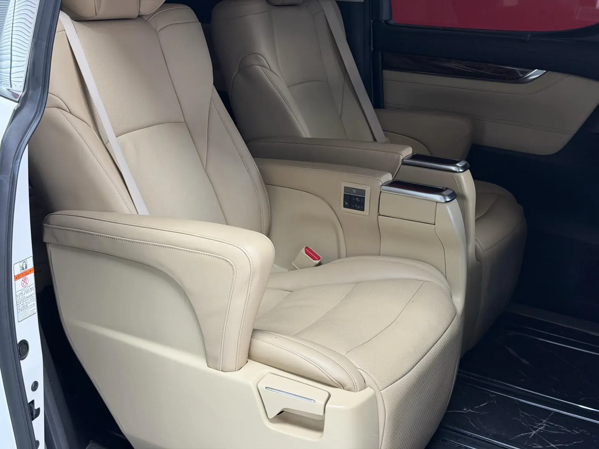 2020 TOYOTA ALPHARD thumbnail 4