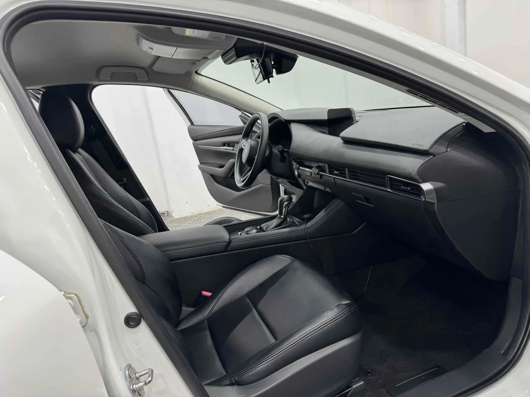 2021 MAZDA 3 thumbnail 4