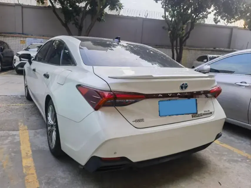 2019 TOYOTA AVALON thumbnail 4