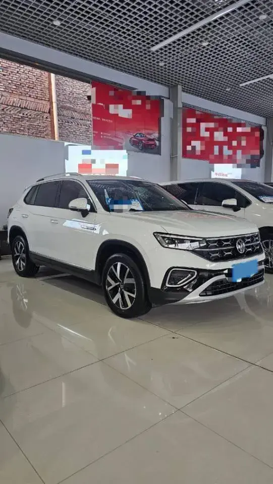 2023 VOLKSWAGEN TAYRON thumbnail 3