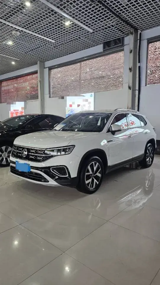 2023 VOLKSWAGEN TAYRON view 1