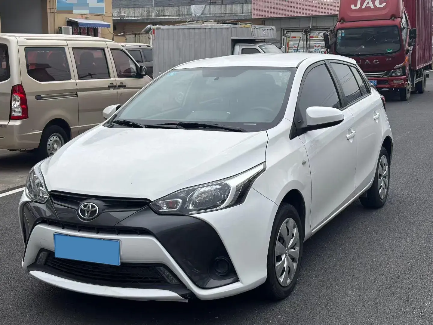 2019 TOYOTA YARIS view 1