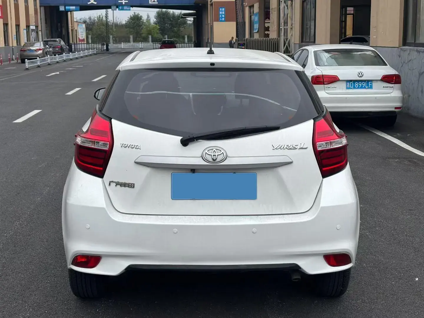 2019 TOYOTA YARIS thumbnail 4