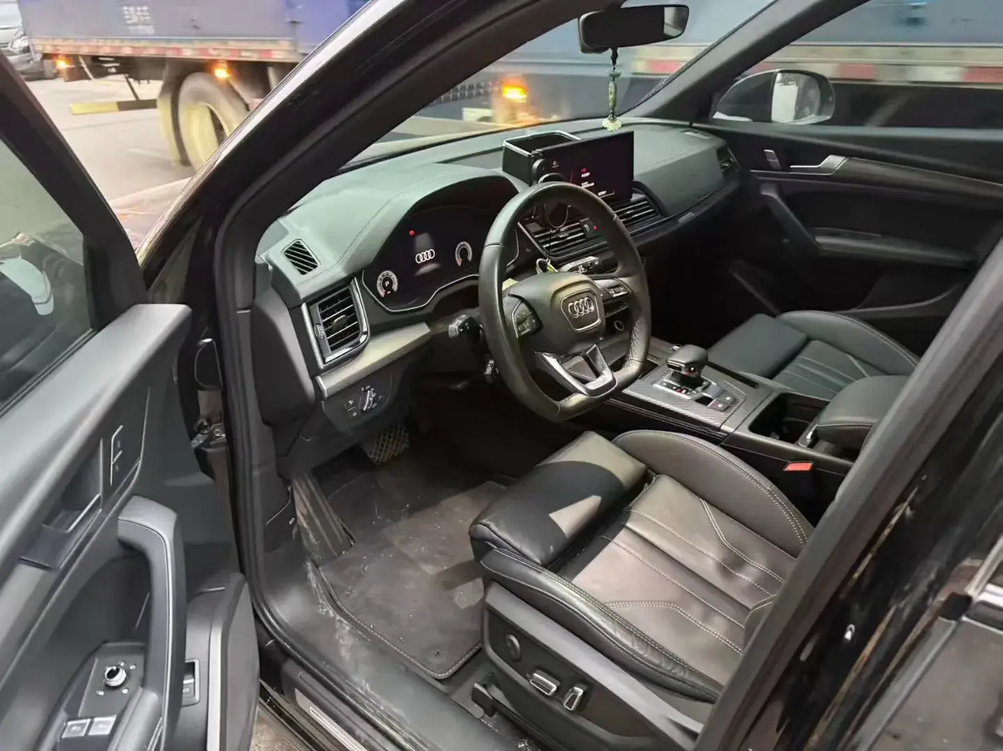 2022 AUDI Q5L thumbnail 4