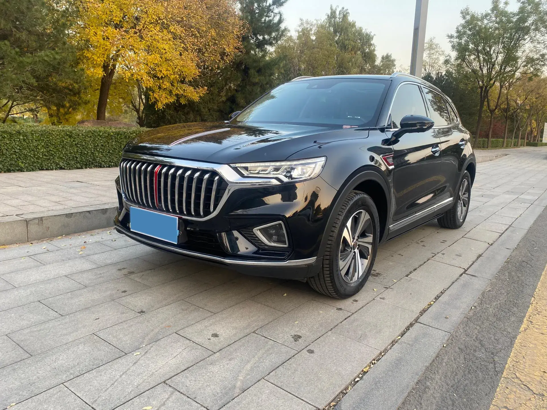 2019 HONGQI HS5 view 1