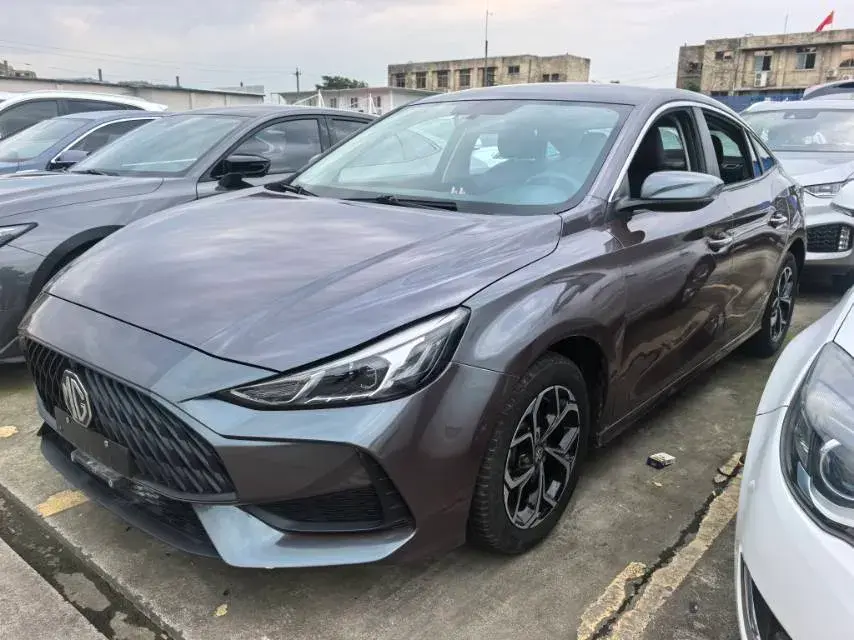2021 MG 5 view 1