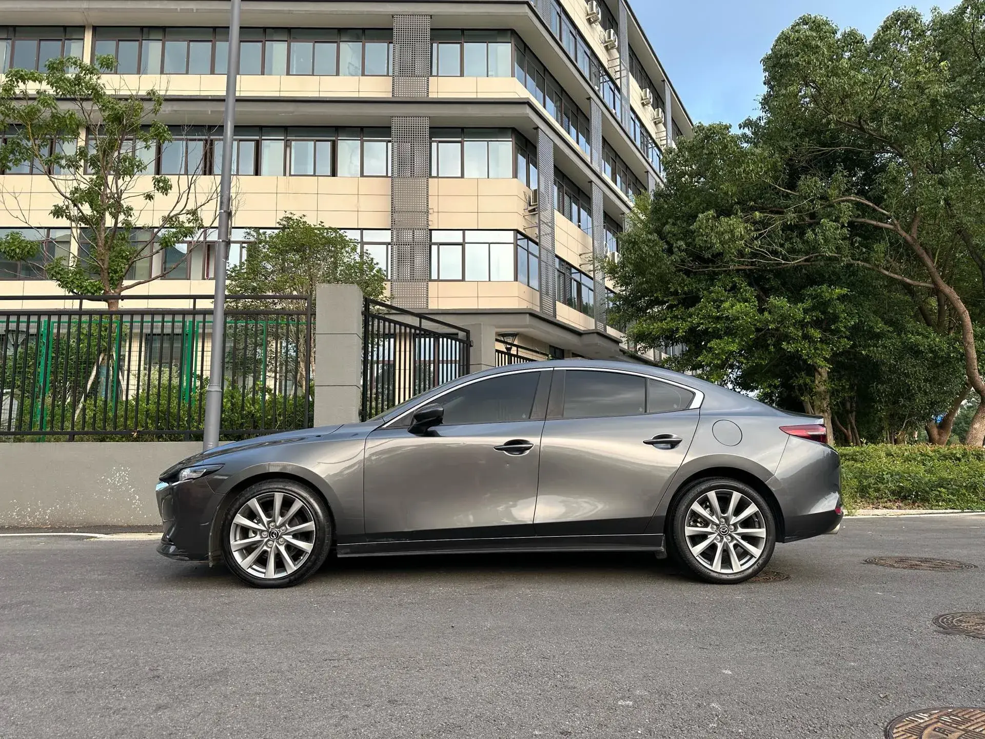 2021 MAZDA 3 thumbnail 4