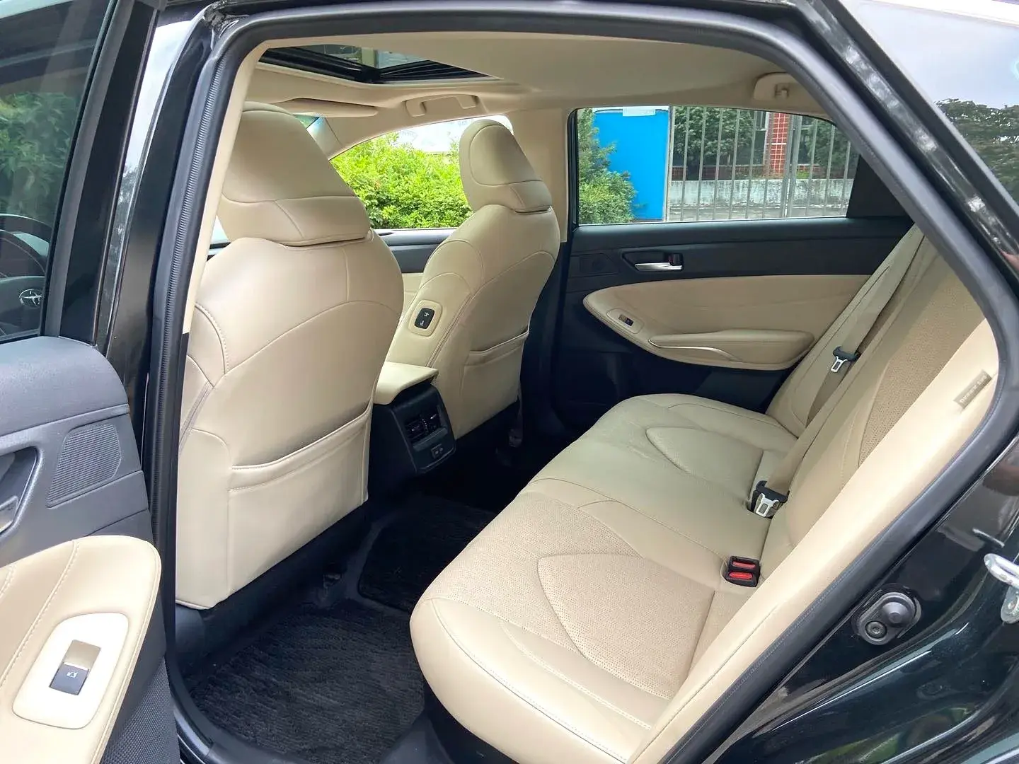 2022 TOYOTA AVALON thumbnail 4