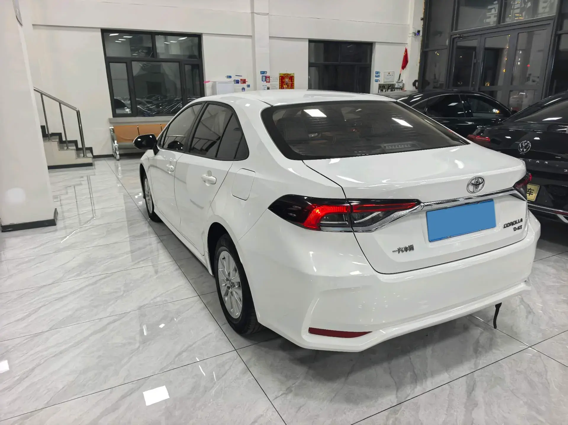 2019 TOYOTA COROLLA thumbnail 2