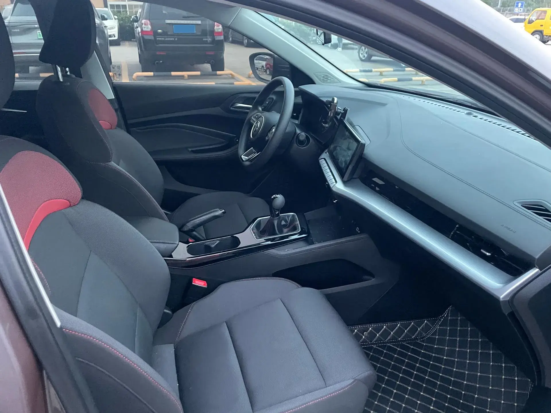 2023 MG 5 thumbnail 4