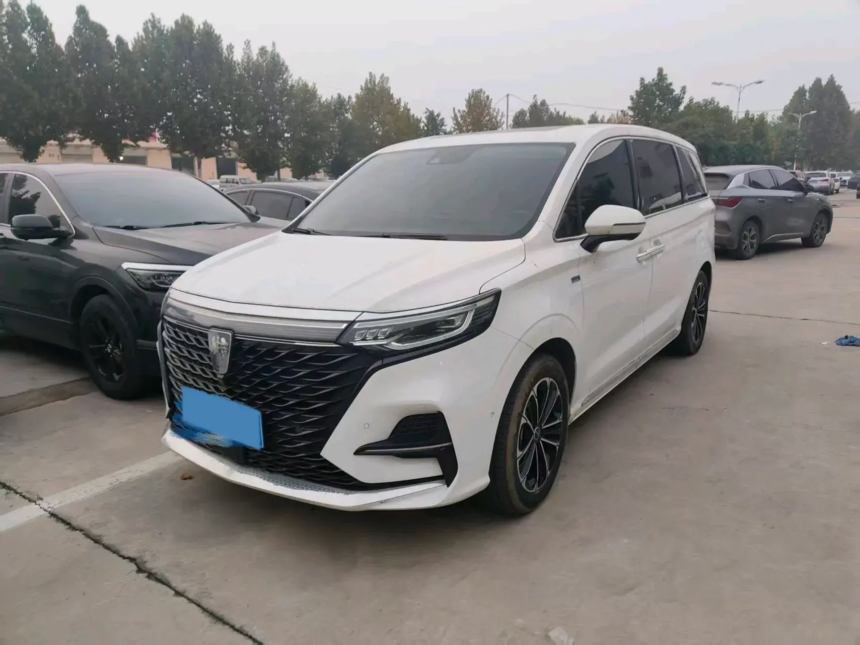 2021 ROEWE IMAX8 view 1