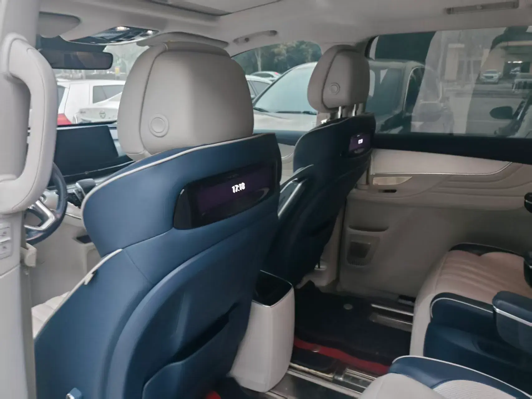 2021 ROEWE IMAX8 thumbnail 3