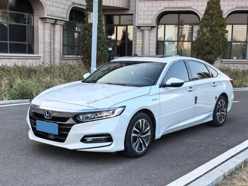 2018 HONDA ACCORD view 1