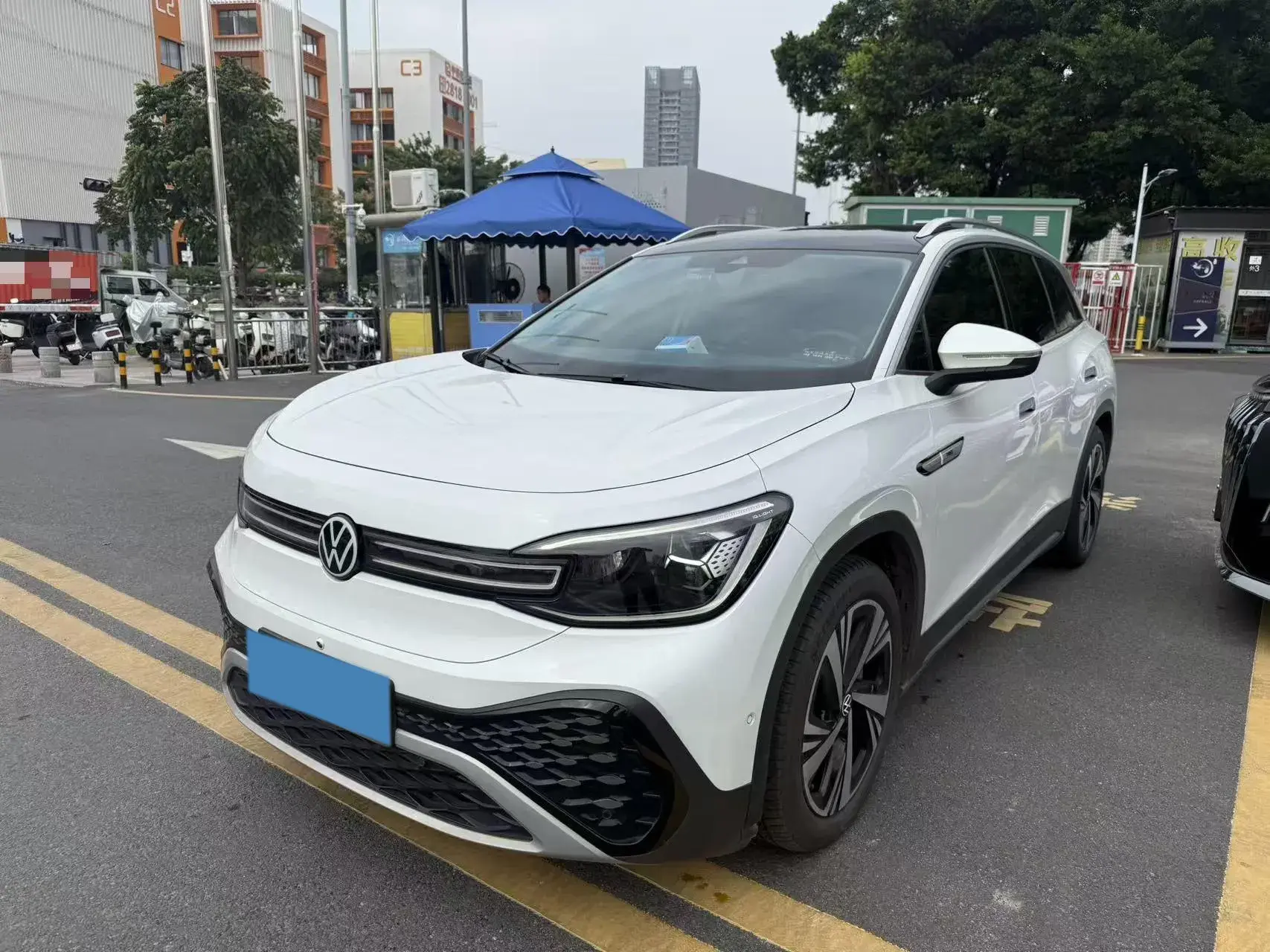 2022 VOLKSWAGEN ID.6 view 1