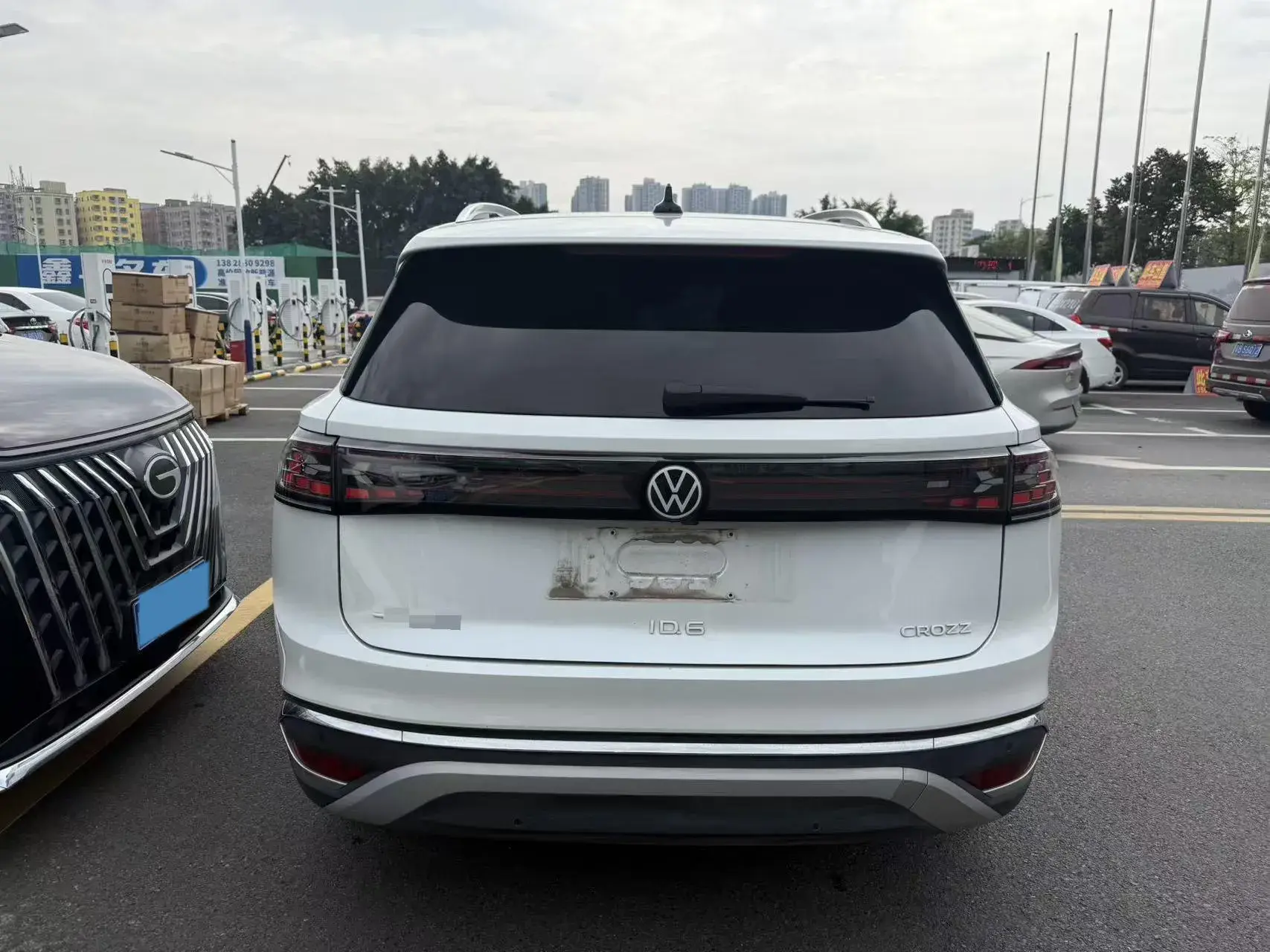 2022 VOLKSWAGEN ID.6 thumbnail 4