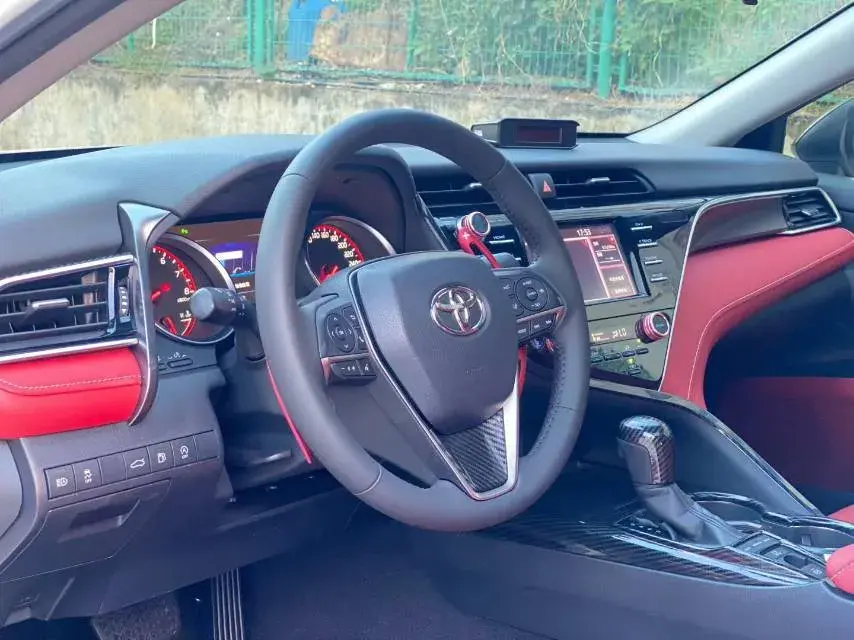 2018 TOYOTA CAMRY thumbnail 4