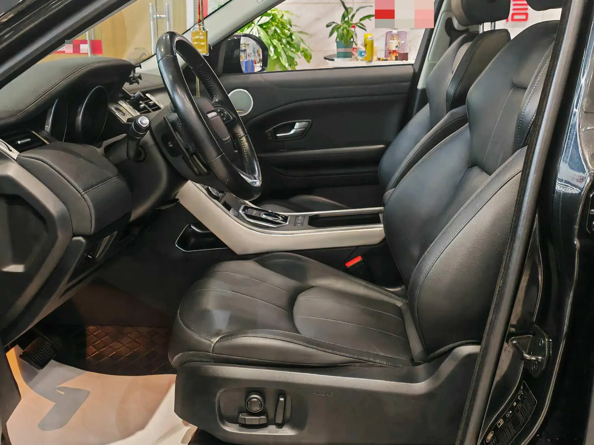 2018 LAND ROVER thumbnail 4