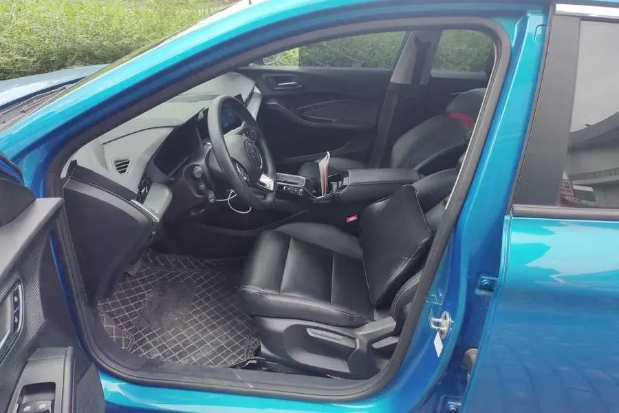 2021 MG 5 thumbnail 4