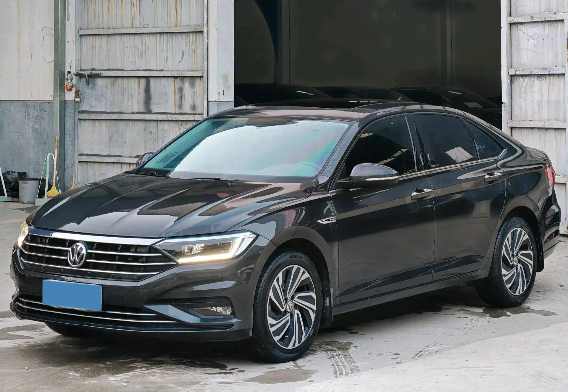 2021 VOLKSWAGEN SAGITAR view 1