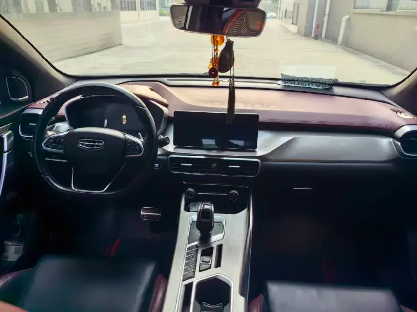 2019 GEELY COOLRAY thumbnail 4