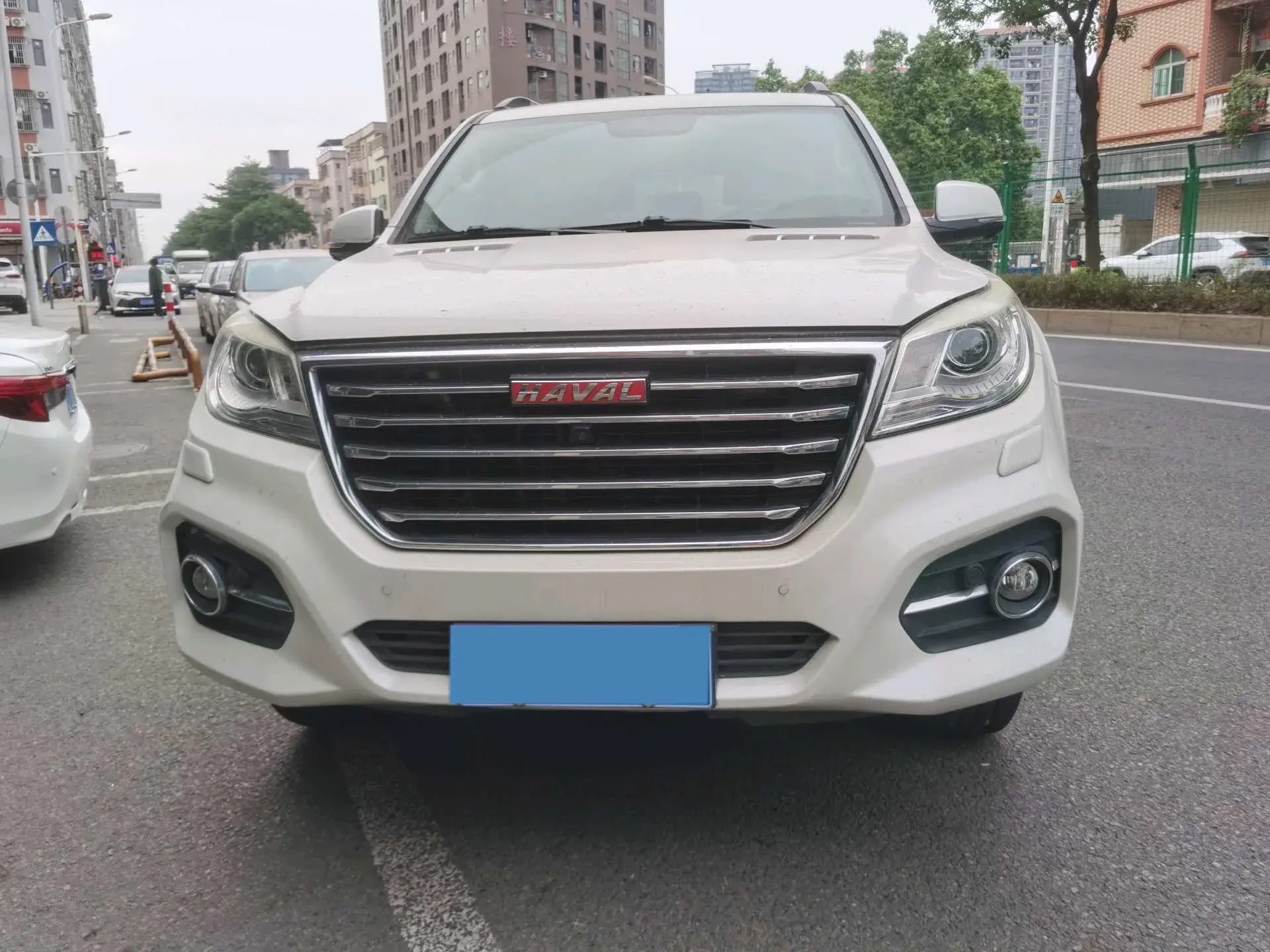 2017 HAVAL H9 thumbnail 2
