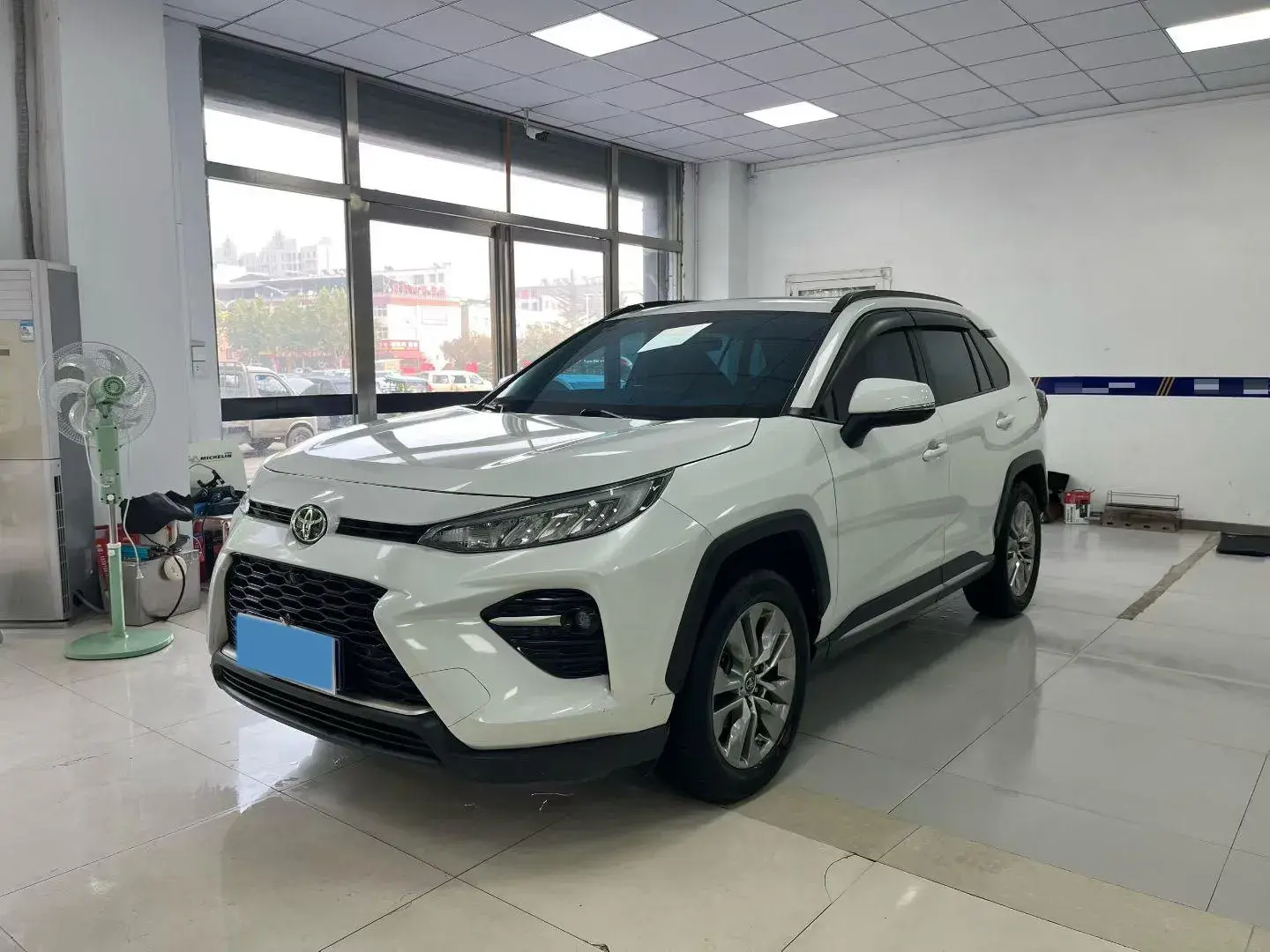 2022 TOYOTA WILDLANDER view 1