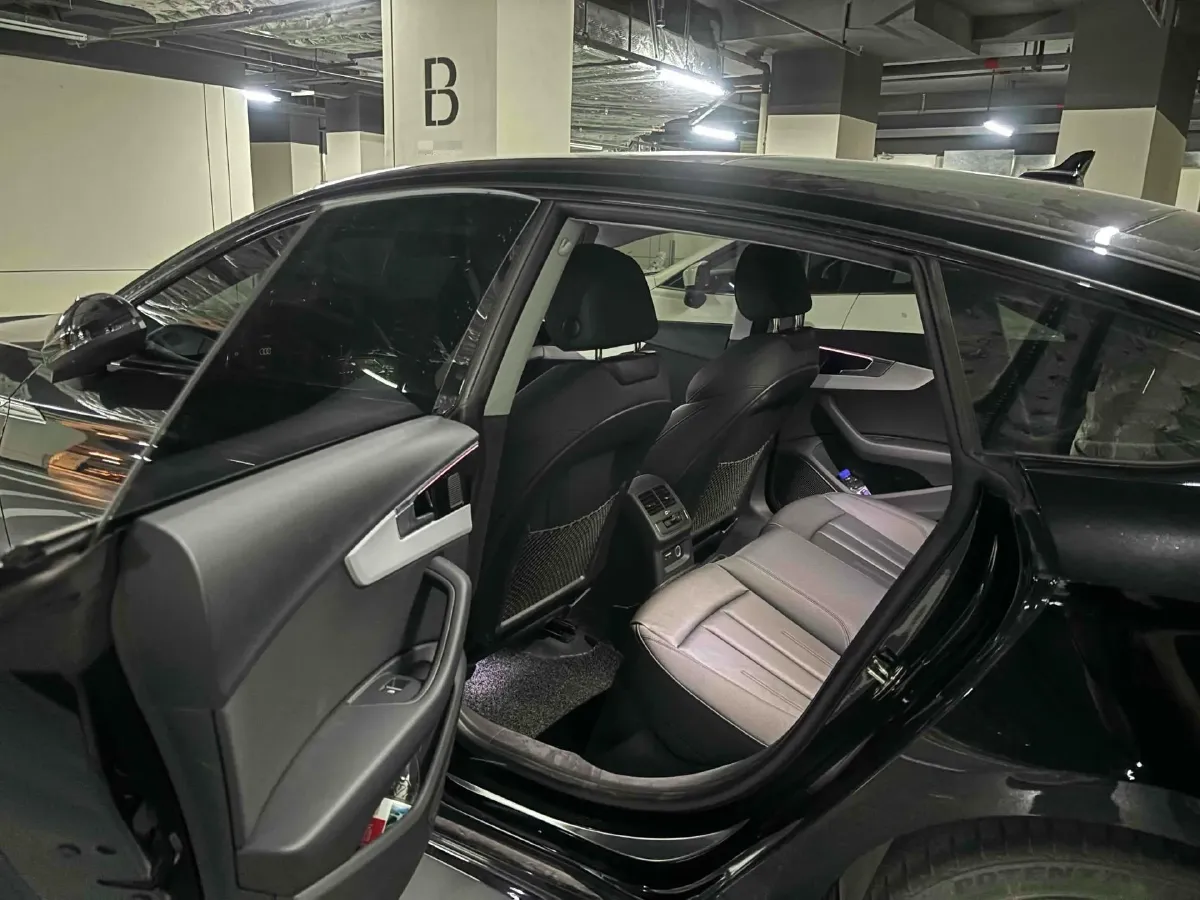 2025 Audi A5 2.0T 204HP L4 7DCT,autocango,china used car exporter,china ev exporter,chinese used car exporter,chinese used ev exporter