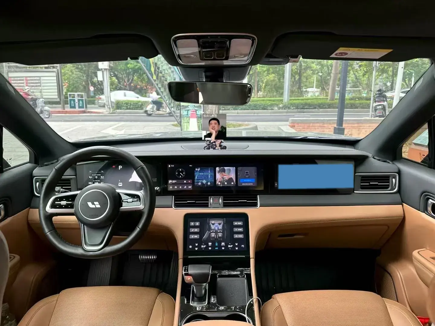 2021 LI ONE thumbnail 3