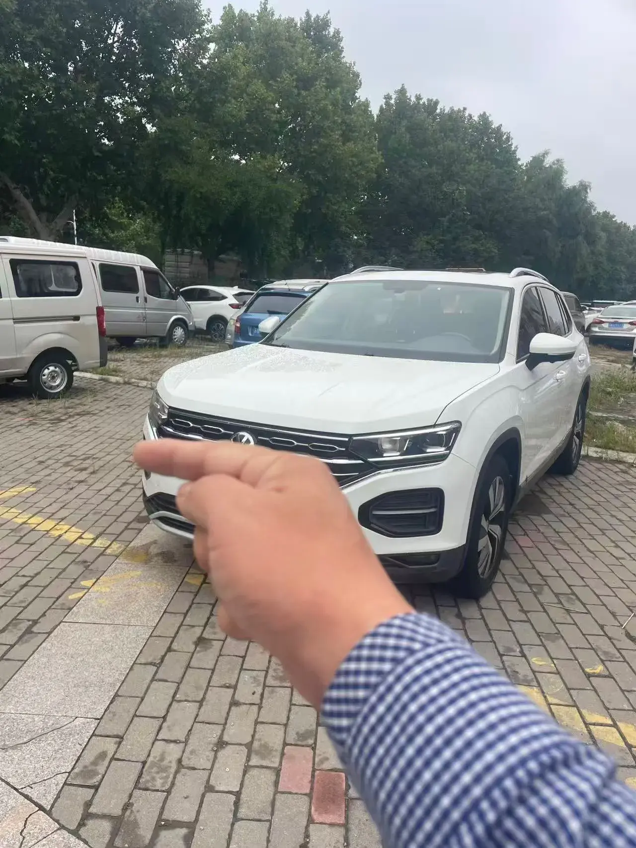 2020 VOLKSWAGEN TAYRON thumbnail 2