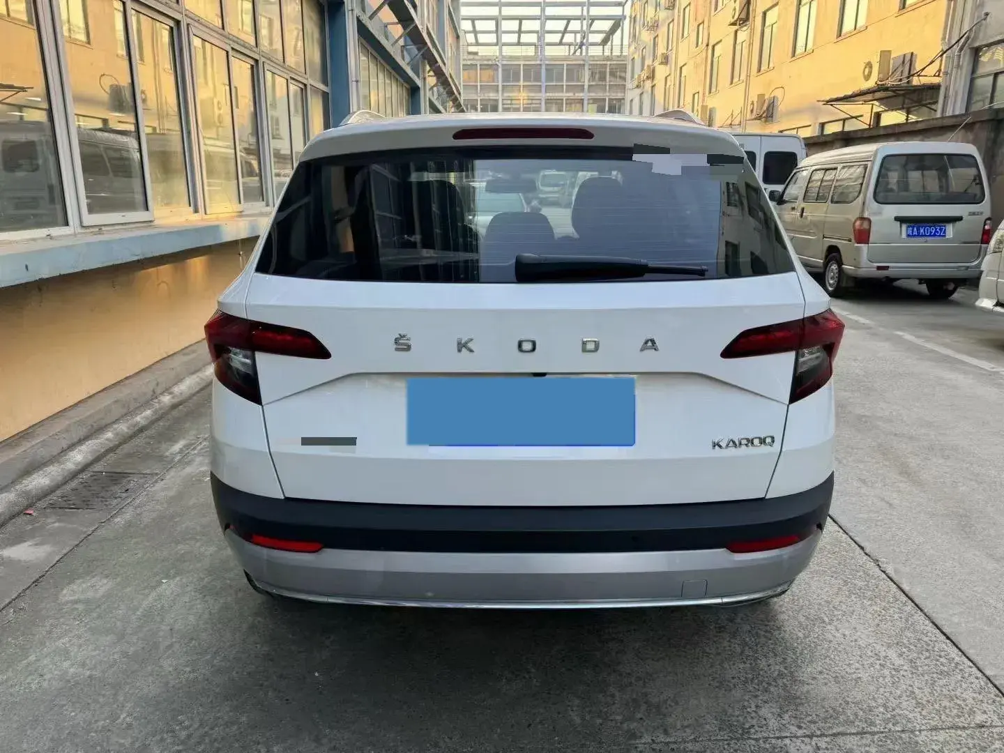 2020 SKODA KAROQ thumbnail 3