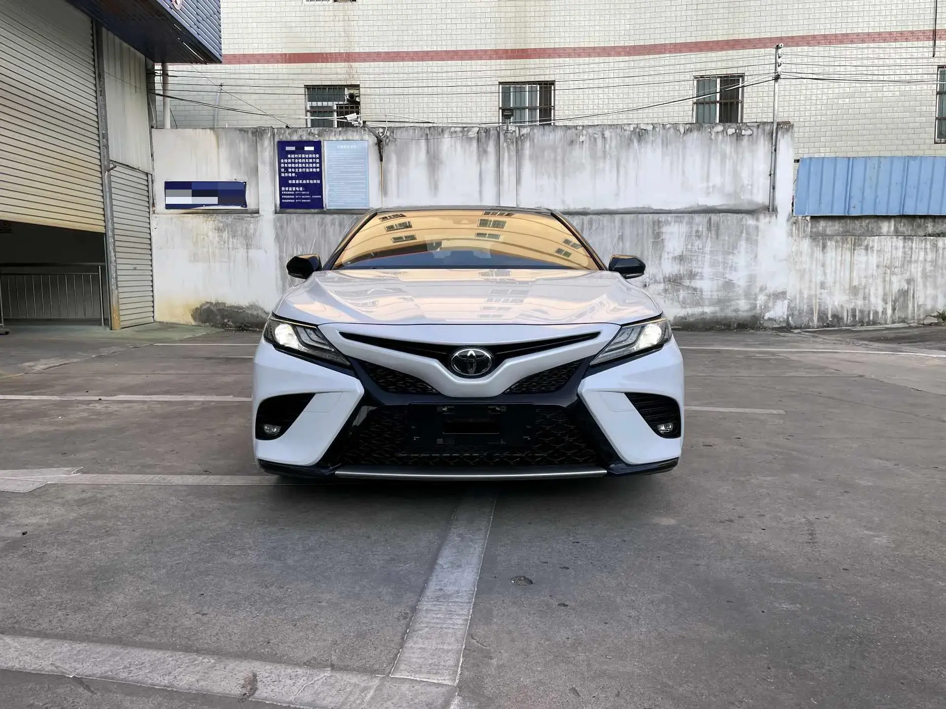 2019 TOYOTA CAMRY thumbnail 3