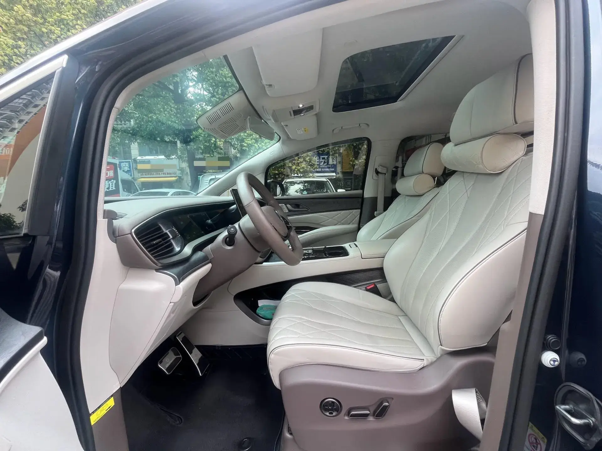 2022 DENZA D9 thumbnail 3