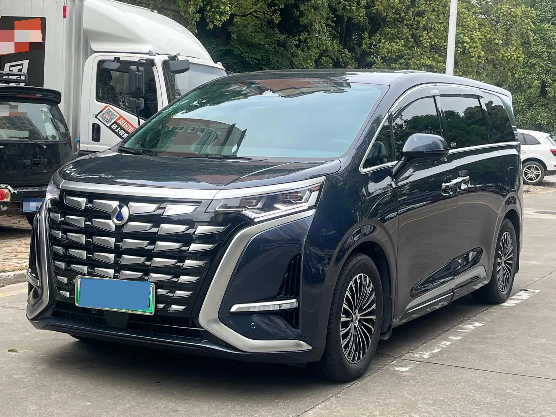 2022 DENZA D9 view 1